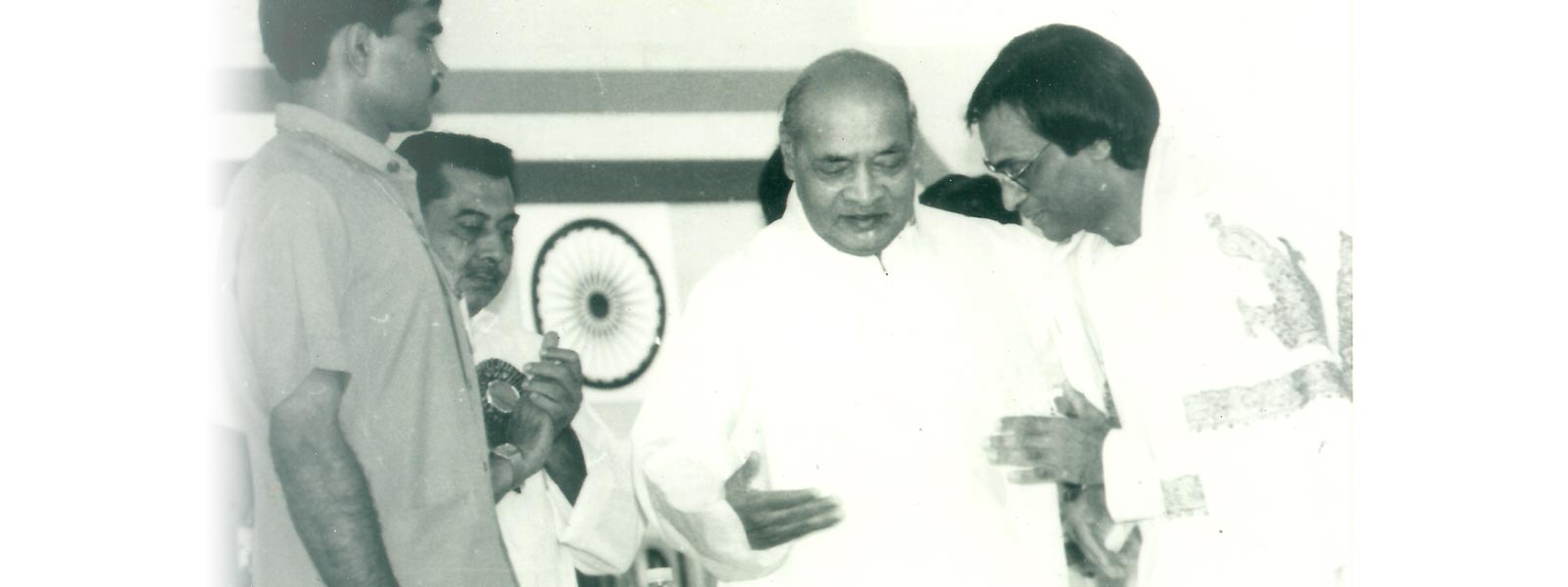 Morari Bapu and Bhajan Ratna Kavi Narayan Agrawal 'Das Narayan'